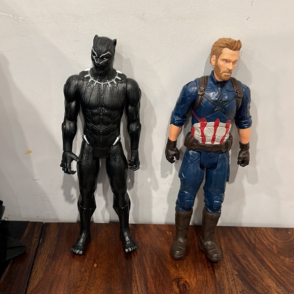 Bundle of Avengers Action Figures - Captain America and Black Panther - Picture 12 of 12